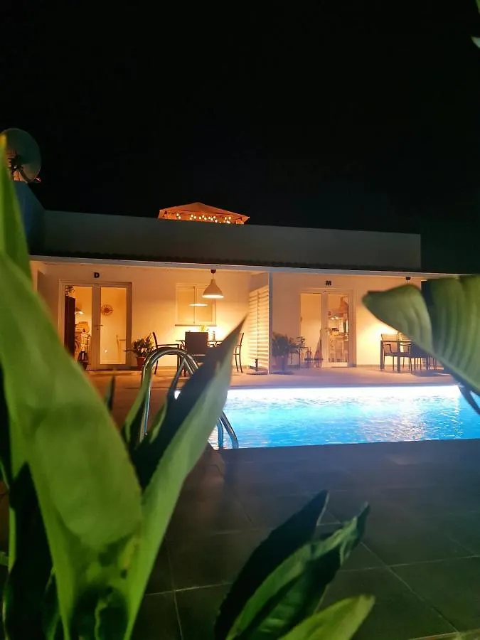 Villa Tino- Casa M Los Llanos De Aridane 0*,